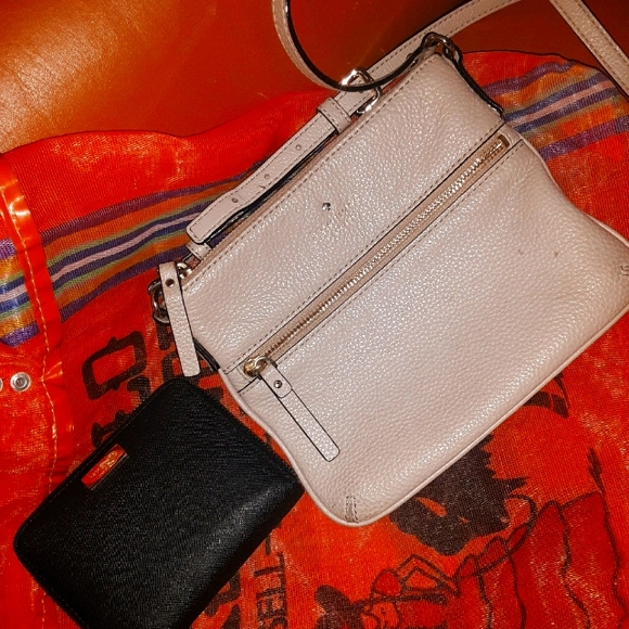 SALE!! KATE SPADE BAG AND WALLET - Picture 2 of 9